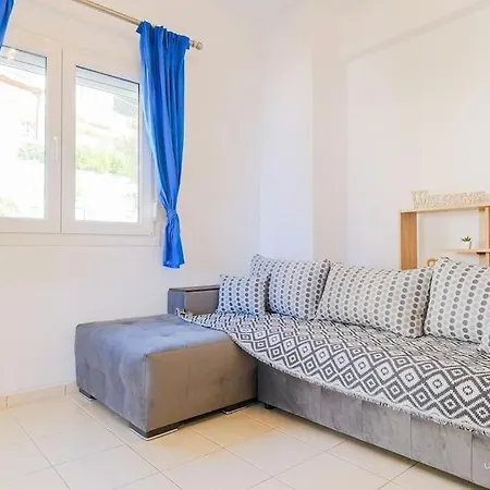 Daire Terrazzo Retreat, 2 Mins Walk To Beach *