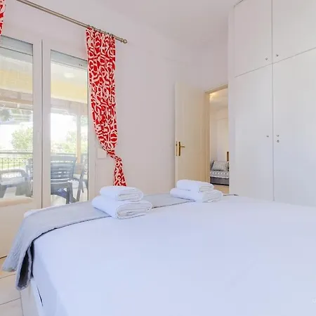 Daire Terrazzo Retreat, 2 Mins Walk To Beach *