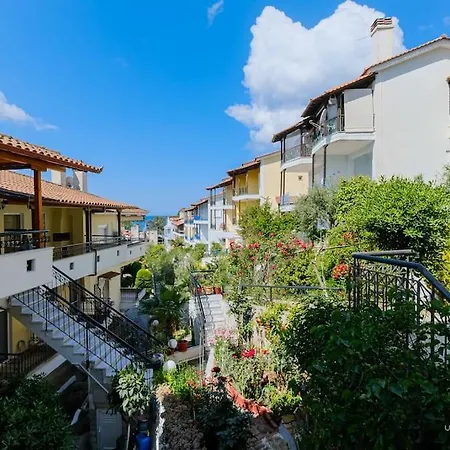Daire Terrazzo Retreat, 2 Mins Walk To Beach Siviri