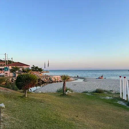 Terrazzo Retreat, 2 Mins Walk To Beach Siviri