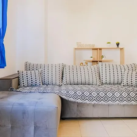 Terrazzo Retreat, 2 Mins Walk To Beach Σίβηρη