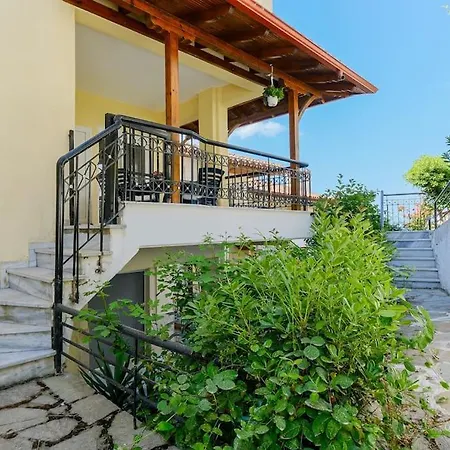 Διαμέρισμα Terrazzo Retreat, 2 Mins Walk To Beach Σίβηρη