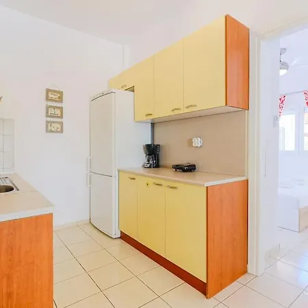 Terrazzo Retreat, 2 Mins Walk To Beach Σίβηρη