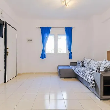 Διαμέρισμα Terrazzo Retreat, 2 Mins Walk To Beach *